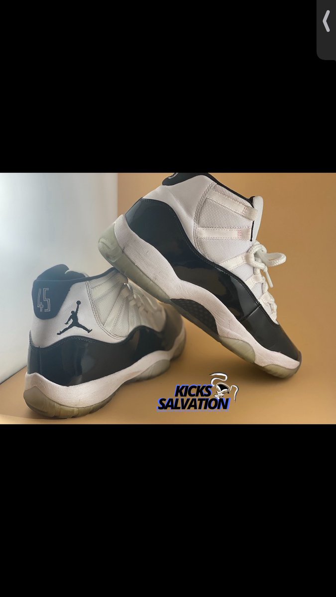 Kickssalvation's tweet photo. SWIPE RIGHT ⏩⏩
Concord 11s ❄️. A Deep Clean was done to scrub out the stains in the mesh and Sole Icing to unyellow the soles. you tell the difference?  #KicksSalvation👟 #concord11s #shoecleaning #soleswap #dmvrestoration #nyrestoration #retrojordans #shoerestoration https://t.co/UV7N9csrzD
