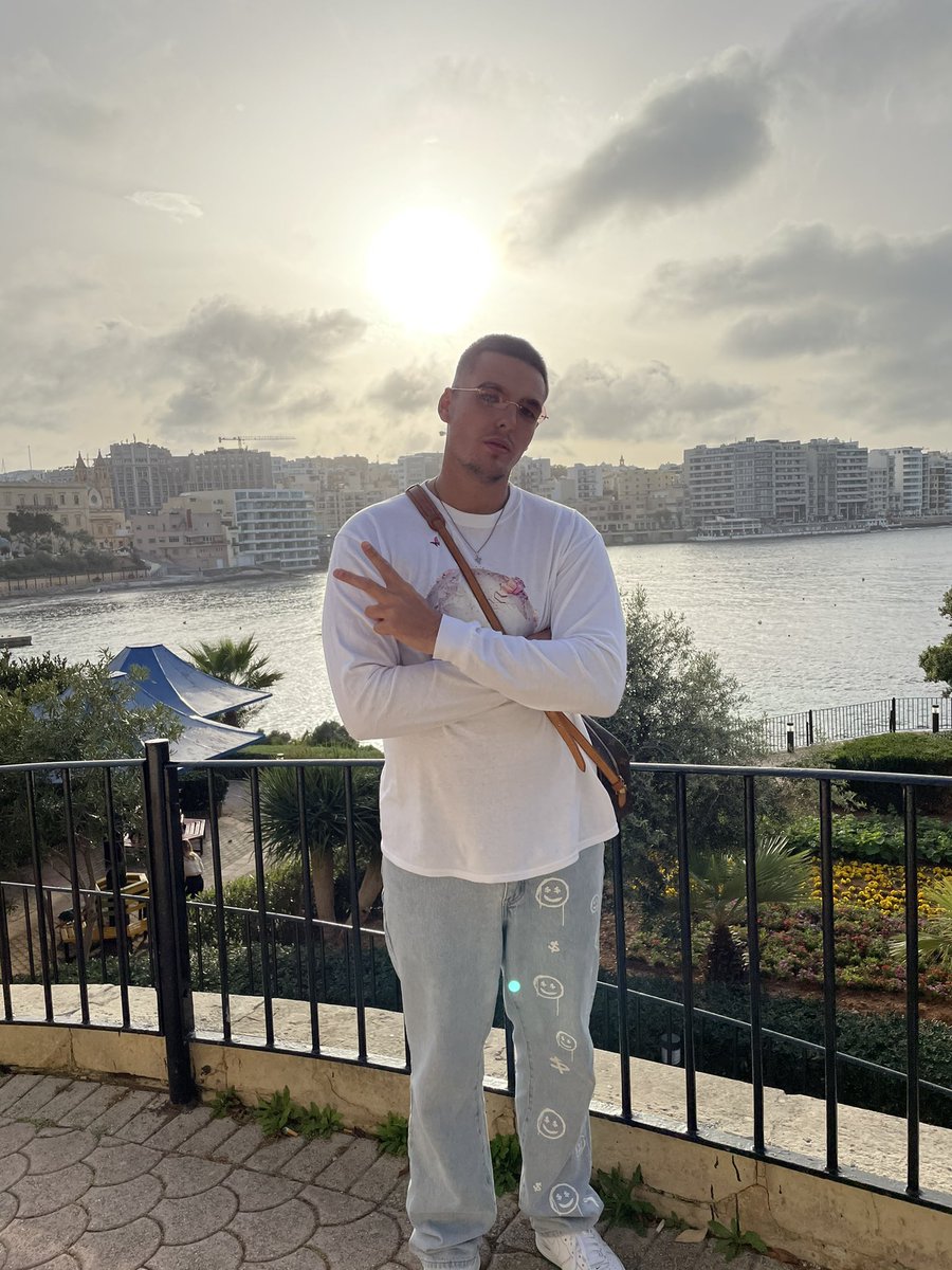 tdstomtom's tweet photo. Malte best vacaciones 🥰🥰 https://t.co/GVbBIgnm5y
