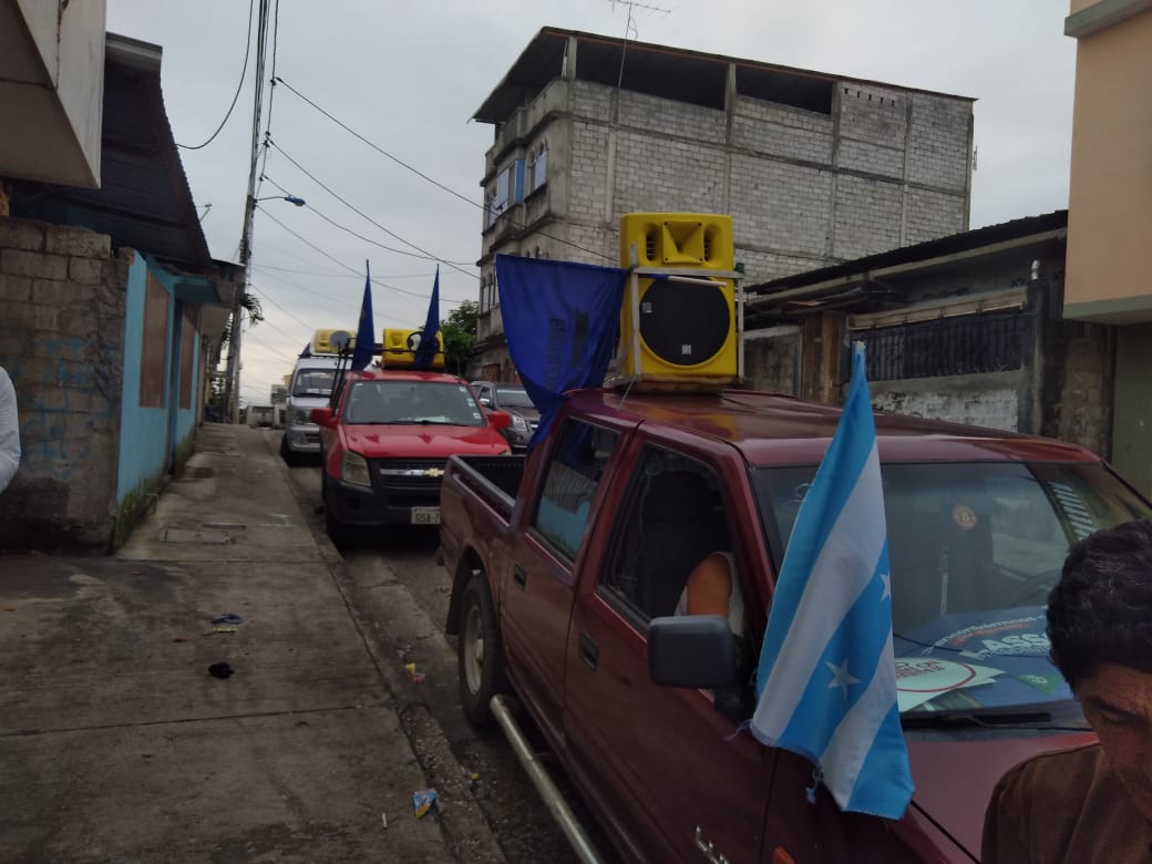 IndConLasso's tweet photo. El equipo de trabajo de Eriberto Llamuca en coordinación con el equipo Presidencial del Guayas realizó trabajo de perifoneo, prueba rápidas covid-19 y posteo.
#EncontrémonosParaLograrlo
@KAROLURIBEVELEZ https://t.co/Avpzs4yT2Y