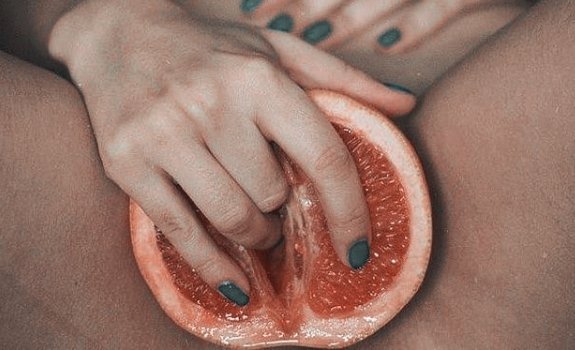 ⠀⠀⠀
⠀⠀⠀⠀⠀Quiero comerme tu piel, 
⠀⠀⠀⠀⠀en un acto salvaje,
⠀⠀⠀⠀⠀que borre la arrogancia 
⠀⠀⠀⠀⠀en tus labios.

⠀⠀⠀ #freerol #sexrol