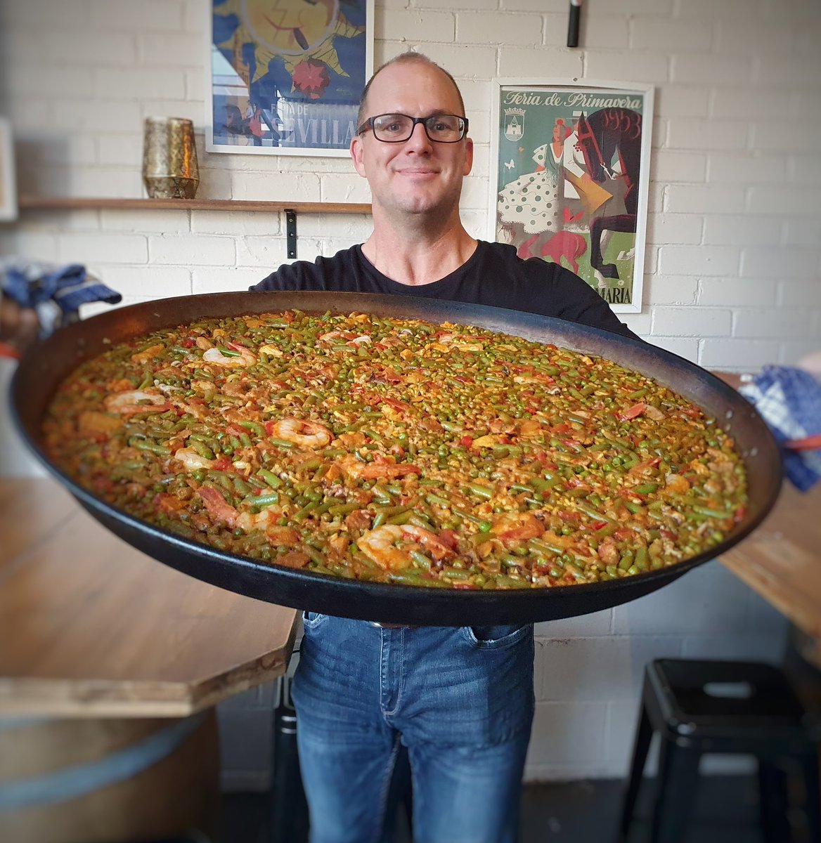 DeliSpanish's tweet photo. Who loves paella? https://t.co/CkVCazq7QL