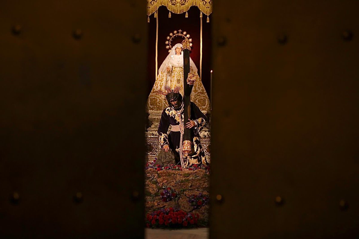 ◽️Puerta del Cielo

◽️Padre y Nazareno

📸 <a href="/SegoviaEstudio/">Segovia Estudio</a> 

#CofradíasMLG #MSRocío21