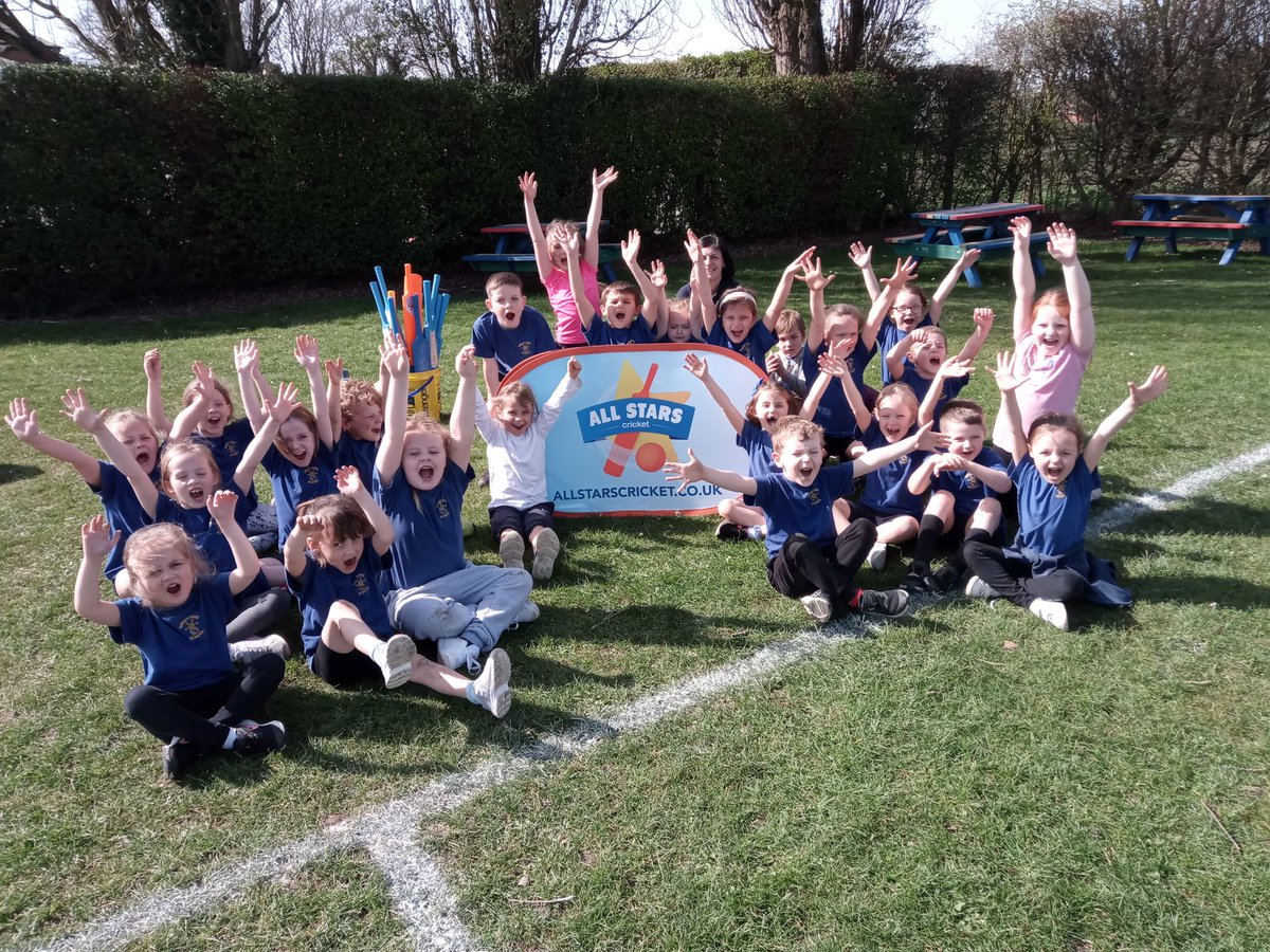 LincsCricket's tweet photo. Fab last day in the 🌞 @SibseySchool with Ms Wheeler's class today. Great @allstarscricket activities - Clean your Planet & 🐛 🦗 which the kids loved.
Hopefully back in T5 to share @DynamosCricket with the older children
Leaflets coming home to adults for further opportunities https://t.co/Z2FpIpOsrK