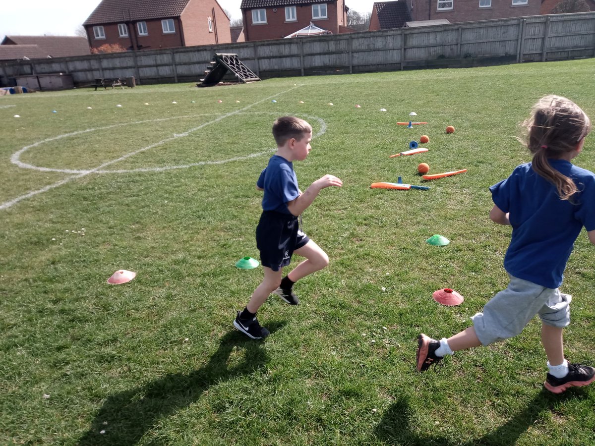 LincsCricket's tweet photo. Fab last day in the 🌞 @SibseySchool with Ms Wheeler's class today. Great @allstarscricket activities - Clean your Planet & 🐛 🦗 which the kids loved.
Hopefully back in T5 to share @DynamosCricket with the older children
Leaflets coming home to adults for further opportunities https://t.co/Z2FpIpOsrK