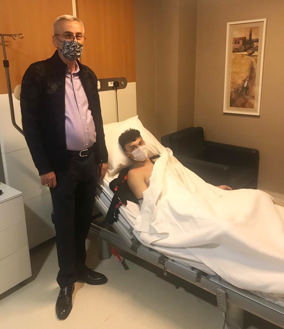 Gökdeniz Bayrakdar'ın köprücük kemiği kırıldı! Antalyaspor'dan ameliyat açıklaması...