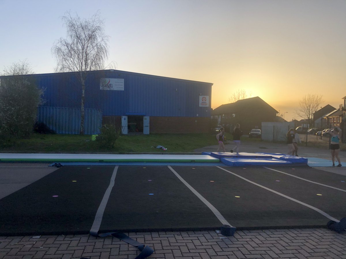 This hot weather allowed my team, who are mixed under and over 18s, together for the first time since November. So good to be back with everyone 🤩👏🏼🤩🤸🏼‍♀️