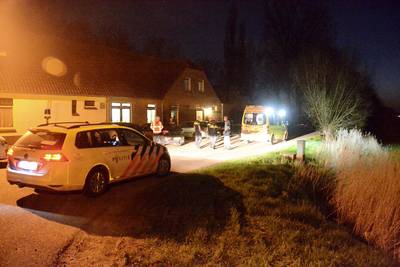 Scooterrijder met spoed naar ziekenhuis na aanrijding met motor in Wamel..