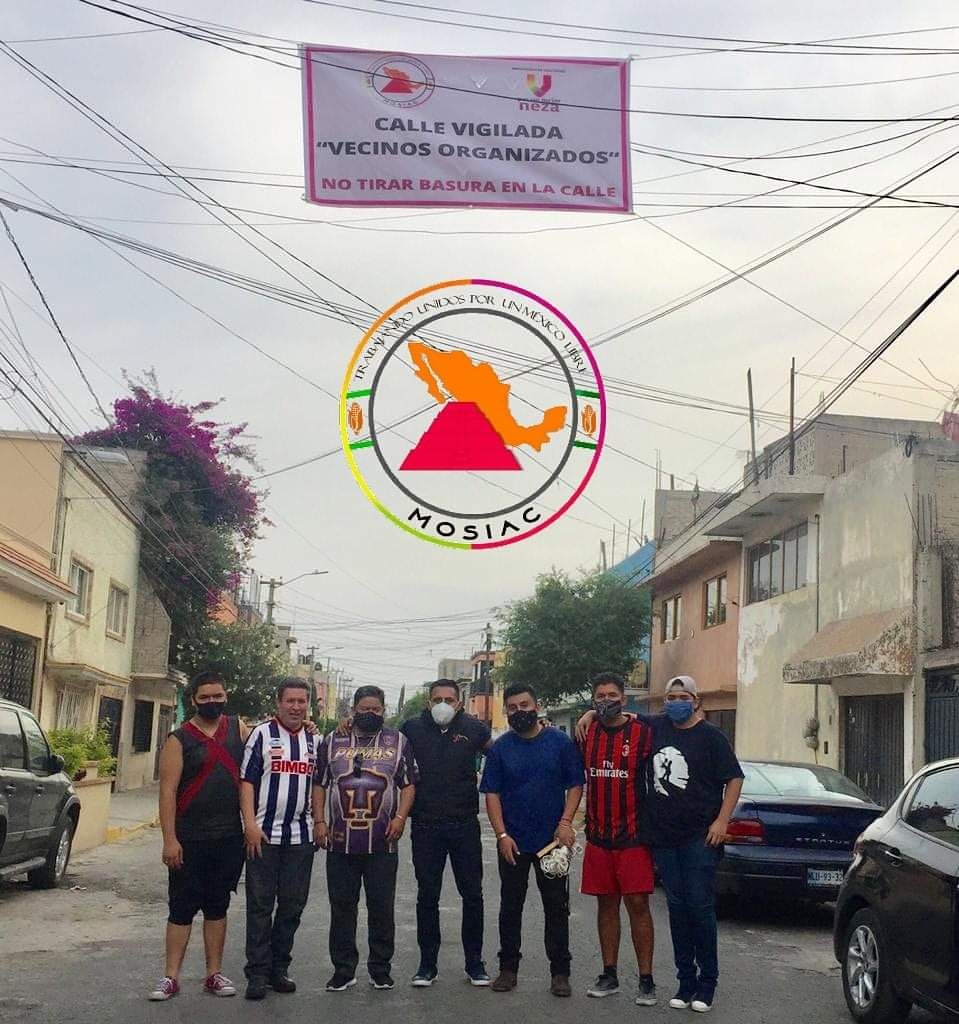MosiacUnidos's tweet photo. La solidaridad y la empatía entre los seres humanos son valores y principios que deben prevalecer.
Aprendamos a no ser indiferentes a las cosas que les pasan a nuestros vecinos, una calle unida para vigilarse entre si ayuda a las autoridades a combatir a la delincuencia.
#mosiac https://t.co/HrYCV2Mp7P