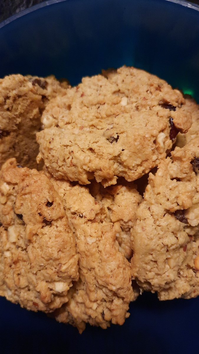 Emmalooker's tweet photo. @MrsSmithCottage @heartoflincs @HeritageFundM_E Oat and peanut butter cookies 🥜 the 'healthy-ish' option. Looks nothing like as appetising as yours @jadus_baby 😔 https://t.co/iWiCh3hhjw