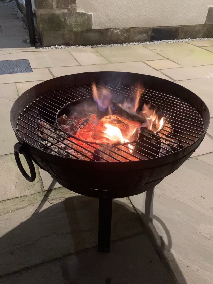 muppetmoment's tweet photo. A fine evening at #MuppetMansions &amp; made even better by the #MiniMuppet being here for the first time in 8 months. 
Things are getting better slowly. Slow &amp; steady wins the race. https://t.co/MC2D29yrhM