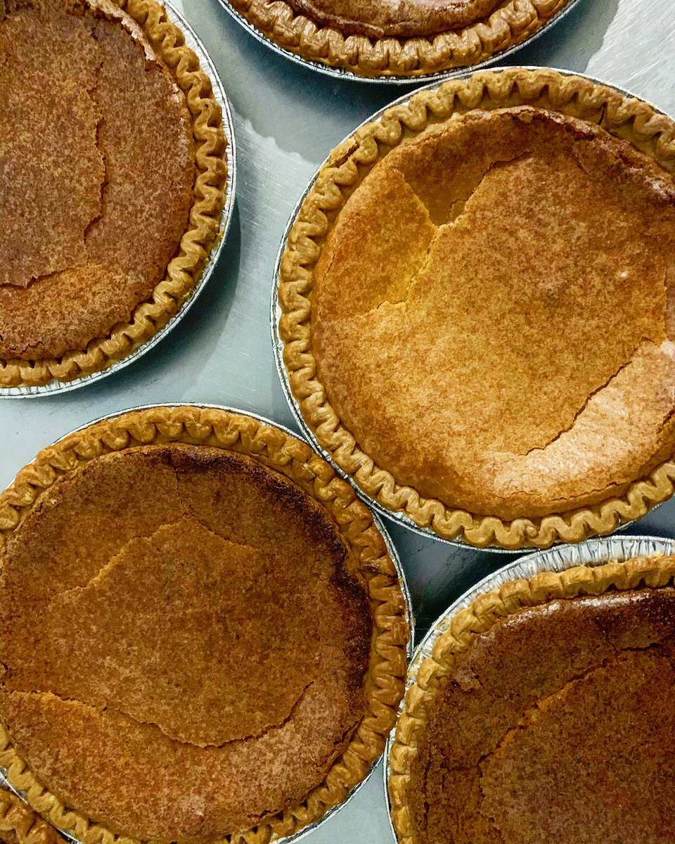 charliesnooga's tweet image. First batch of chess pie ready for the morning! 15 pies down, five billion to go. 🤣‼️ #chattanooga #charlieschattanooga #chesspie #southernliving #piebytheslice #southernfood