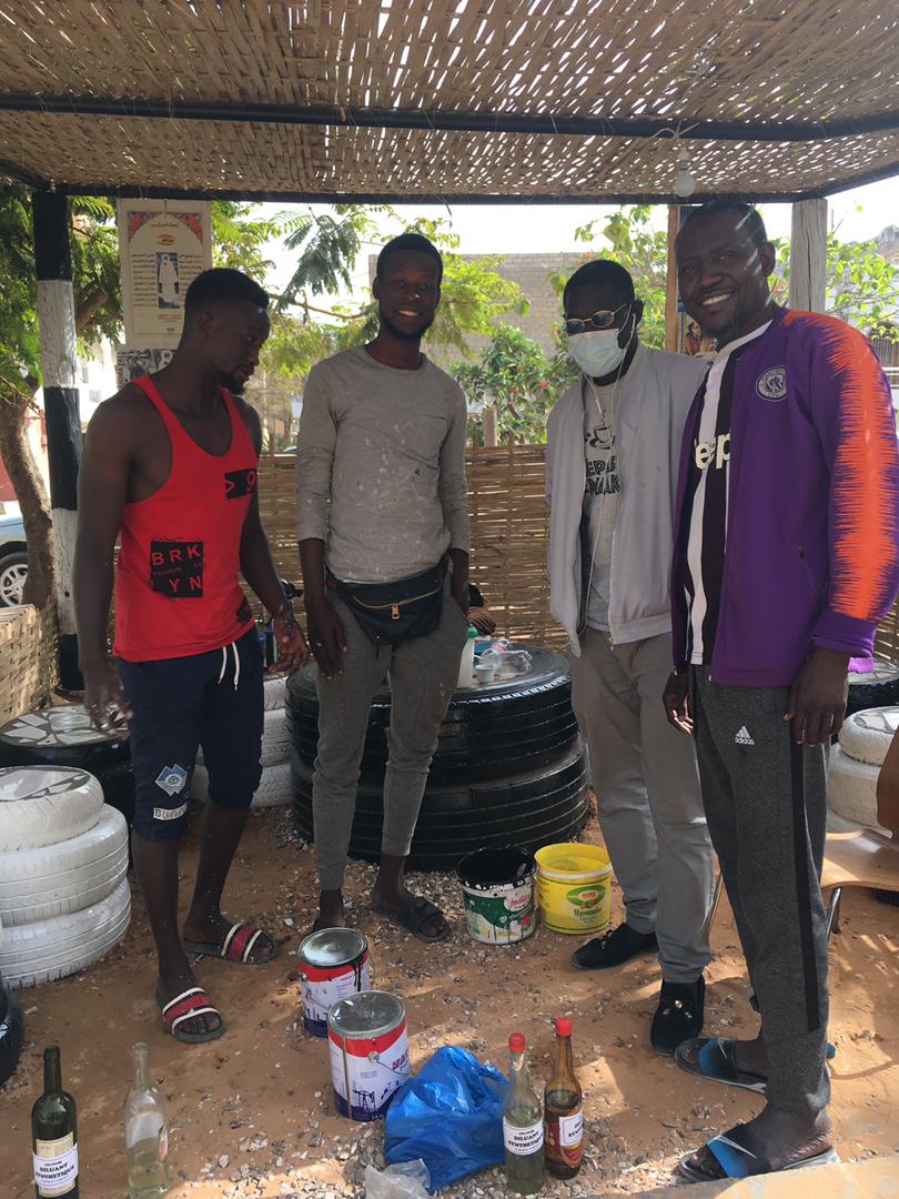 Dans notre quête quotidienne l'on est très souvent surpris par une importance que des inconnus porte à notre égard. 
C'est avec une agréable et grande surprise que j'ai découvert une réplique de " KEPARU MAAK" de ces frères. 
@mbeddmidumbalit