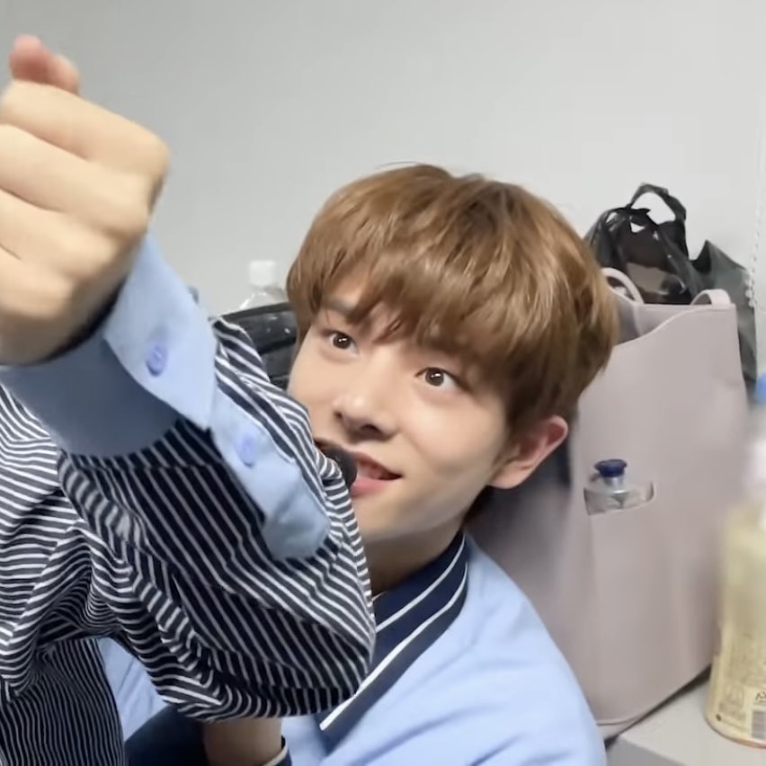 the way his eyes light up  

#JAKE #제이크 #ENHYPEN <a href="/ENHYPEN_members/">ENHYPEN</a>