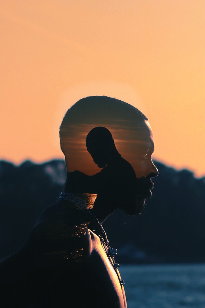 Jayflvcko__'s tweet photo. The Moon and the sun shines the same https://t.co/8cVCF9AHVh