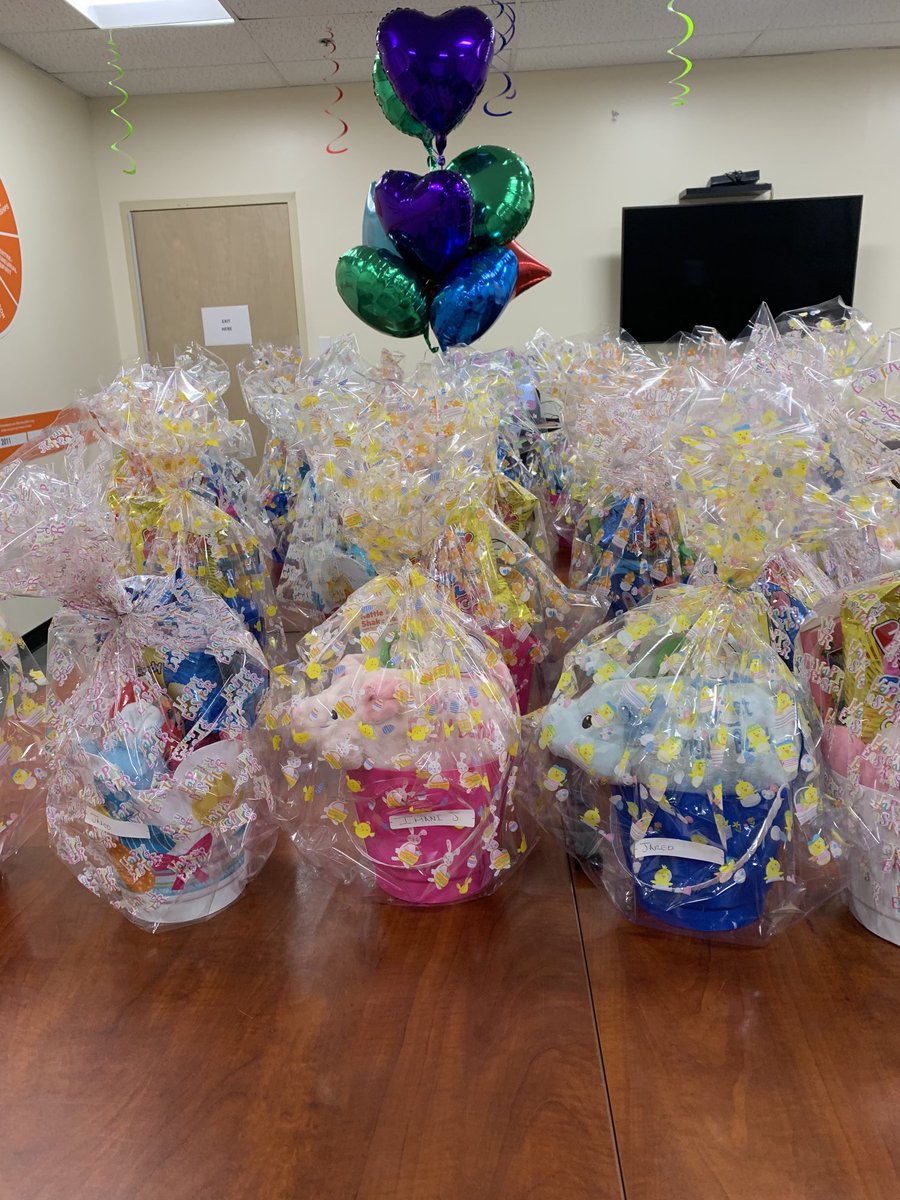 The Employee Committee is ready to hand out Easter baskets to the nieces , nephews, grandchildren and children of 4622 !! So proud of this team ⁦<a href="/MccourtDonTHD/">Don Mccourt</a>⁩ and ⁦⁦<a href="/DeeByars/">DeeByars</a>⁩