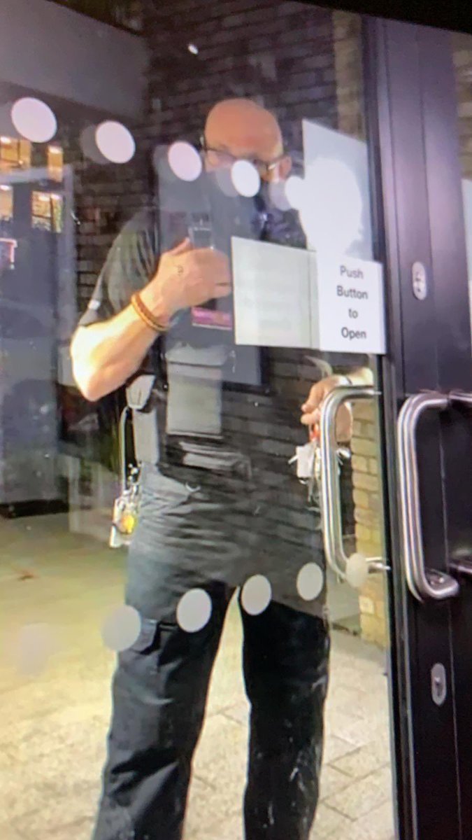 izzy_b32's tweet photo. Front door broken for the second time in as many weeks, no-one can get in or out- and we are meant to be in the new accommodation!! #9kforwhat #studentsdeservebetter #uomrentstrike @OfficialUoM . You can fine us for fire violations but its fine when u do it? https://t.co/Jhwaz8q6k2