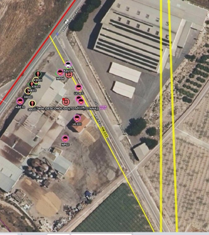 Servicios de emergencia continúan trabajando en la extinción del incendio declarado en secadero industrial de pimentón, #Totana  
<a href="/BomberosCEIS_RM/">Bomberos Región de Murcia - CEIS</a>
<a href="/PCivil_Totana/">Protección Civil</a> 
P. Local <a href="/AyuntTOTANA/">TOTANA AYUNTAMIENTO</a> 
<a href="/guardiacivil/">Guardia Civil</a> 
Sanitarios #061Murcia
▶️noticias.112rmurcia.es/?1WII4