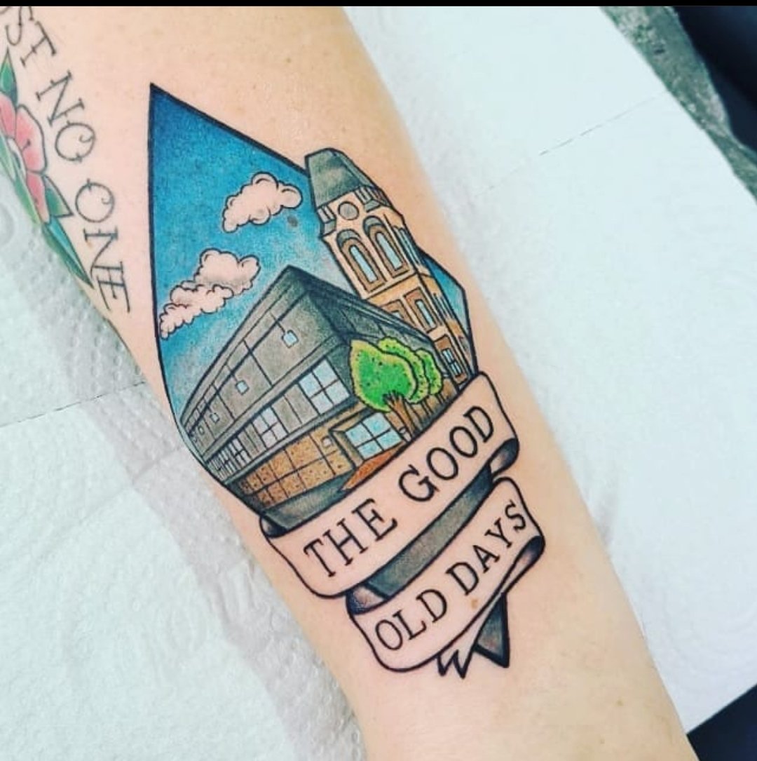 eckozera tweet media