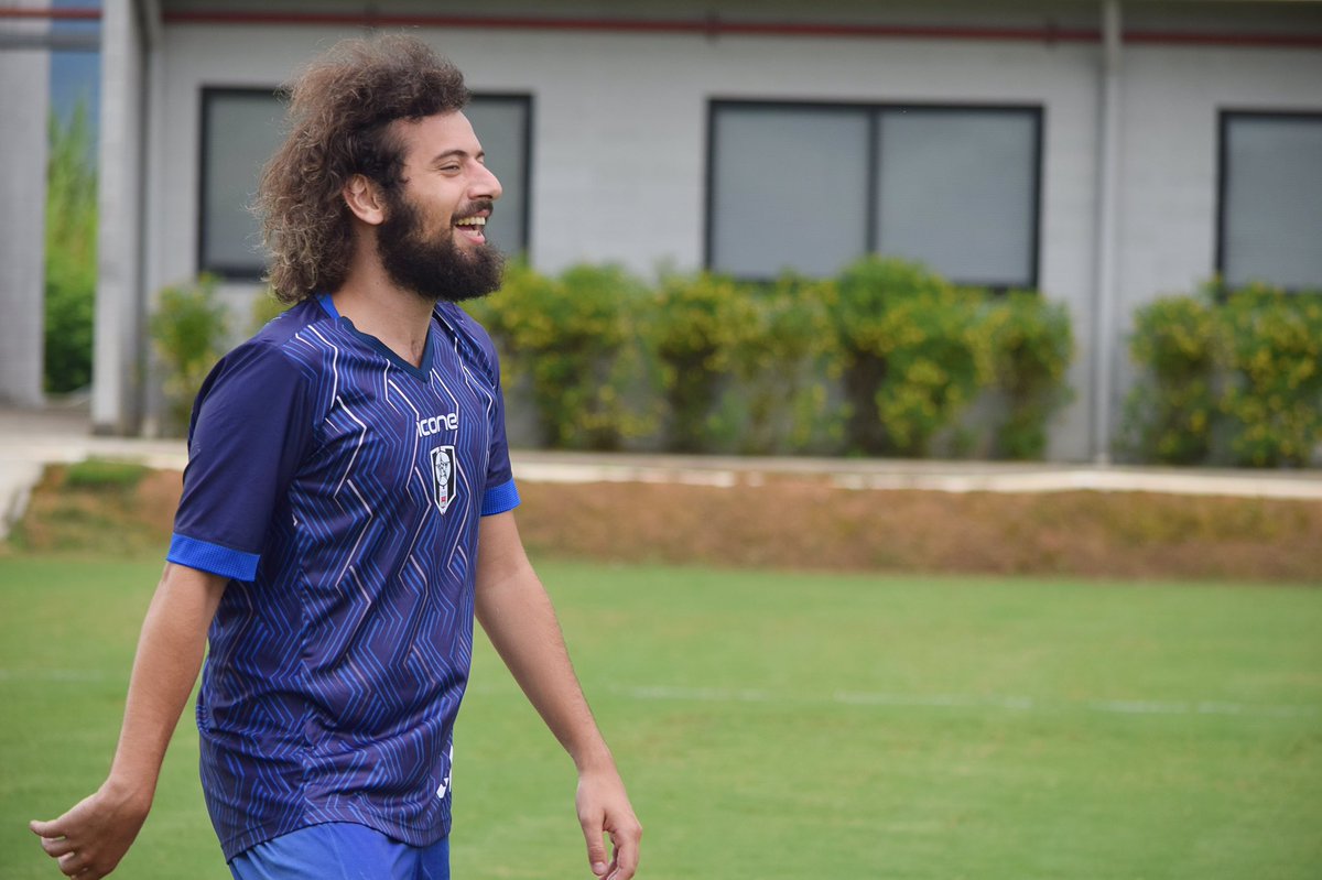 Boa, <a href="/cartolouco/">Cartolouco 👑</a>! 🎩

O nosso atleta tomou a decisão de doar o salário recebido como jogador do Resende para o “Instituto Novo Ser”, que promove, entre outros projetos, o Power Soccer, uma modalidade de futebol para cadeirantes que utilizam. 👏