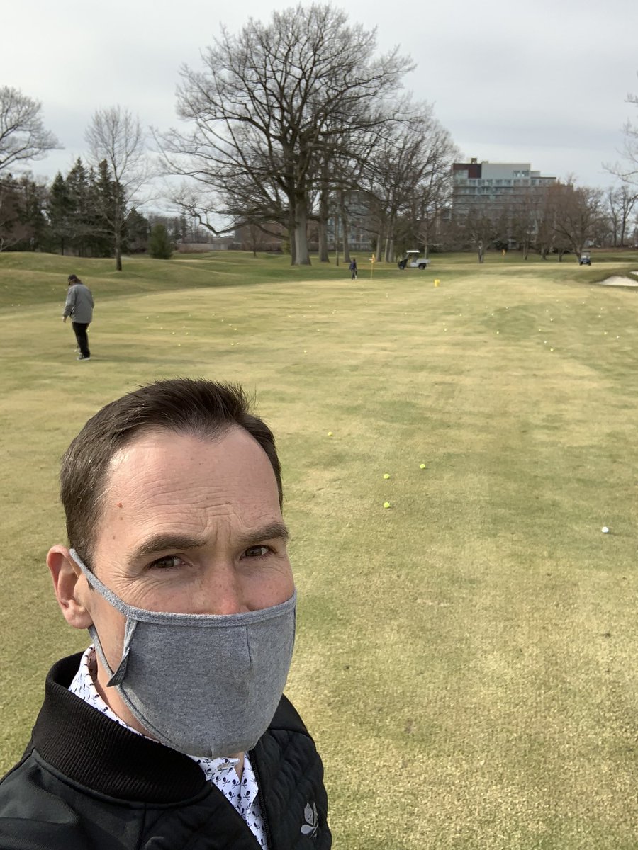JeffLongGolf's tweet photo. Out here in the fields
I fight for my meals
I get my back into my living 

#DrivingRangeLife https://t.co/V0P2VLZ2qp
