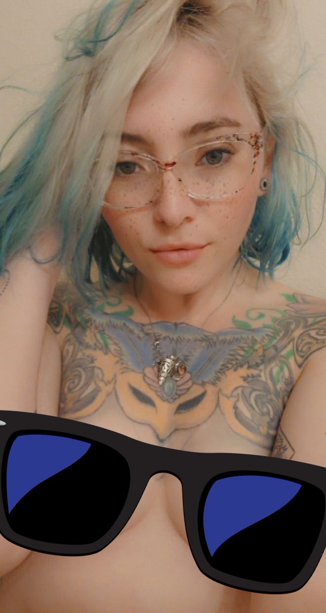 Asheslashles's tweet photo. Don't forget to check out my onlyfans 
#selfie #onlyfans #ContentCreator #checkitout https://t.co/qHFyVznIEy