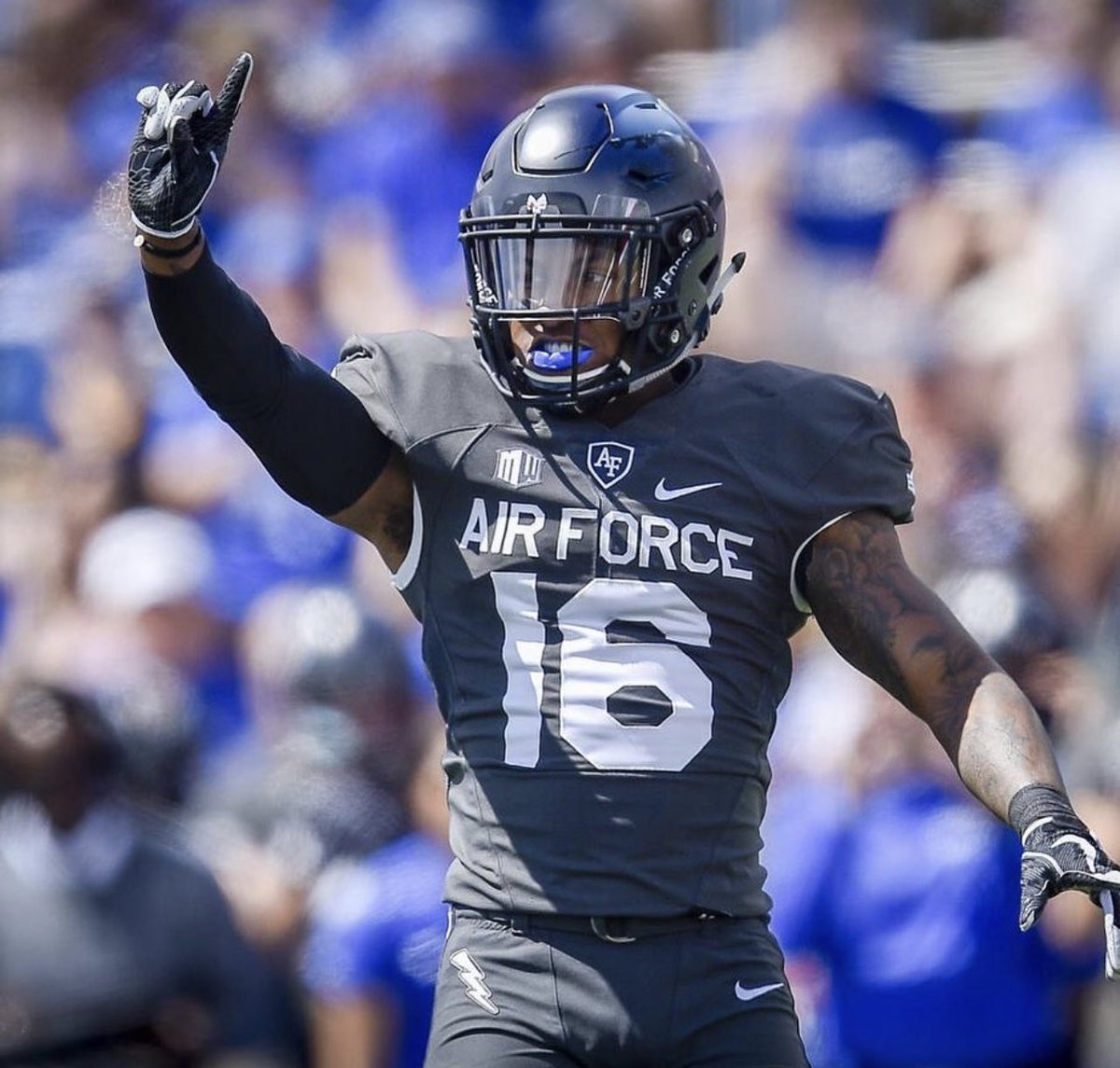 troycollard5's tweet photo. I am extremely excited to announce that I have received an offer from The United States Air Force Academy! #LetsFly @CoachCCox @CowsetteCoach @CoachAlexMeans @CoachTCalhoun @AF_Football @coachoswalt @CVHS_Football  @SportsByBLinder https://t.co/yYqdg2b1Lp