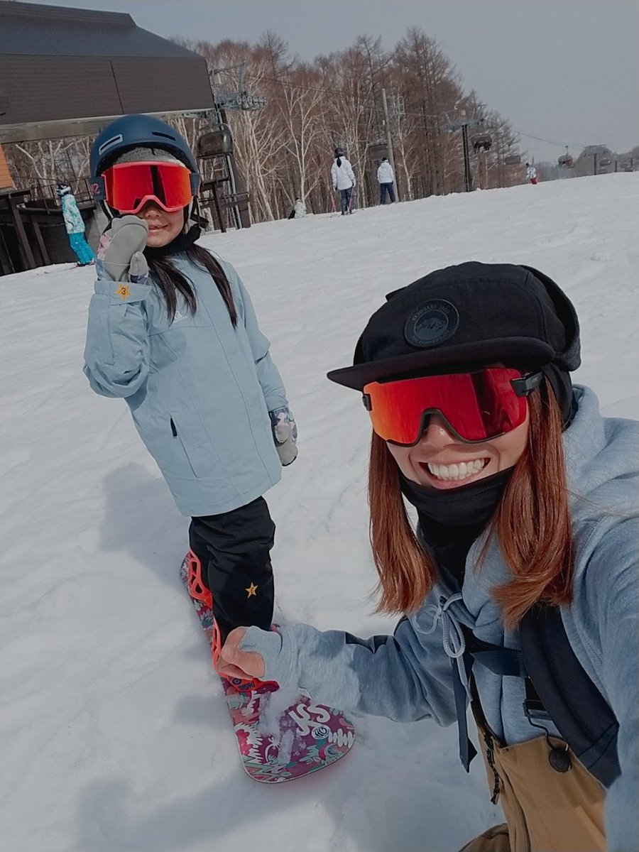 miyazaki_ikumi's tweet photo. ひなぞーとゆづむの
スノボードday ☀️
#キッズスノーボード https://t.co/Cs1UNdqE3E