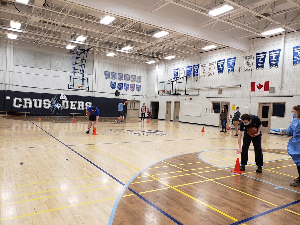 MsGreen321's tweet photo. We're participating in @SOOntario March Madness Virtual Basketball tournament this week! So great to see the kids enjoying their time on the court and join in such an inclusive event! 
Also a huge thank you to @APhysed for always accomodating us!! 👏🏀 #gobluego @cquinlan44 https://t.co/w3UqpcuzBV