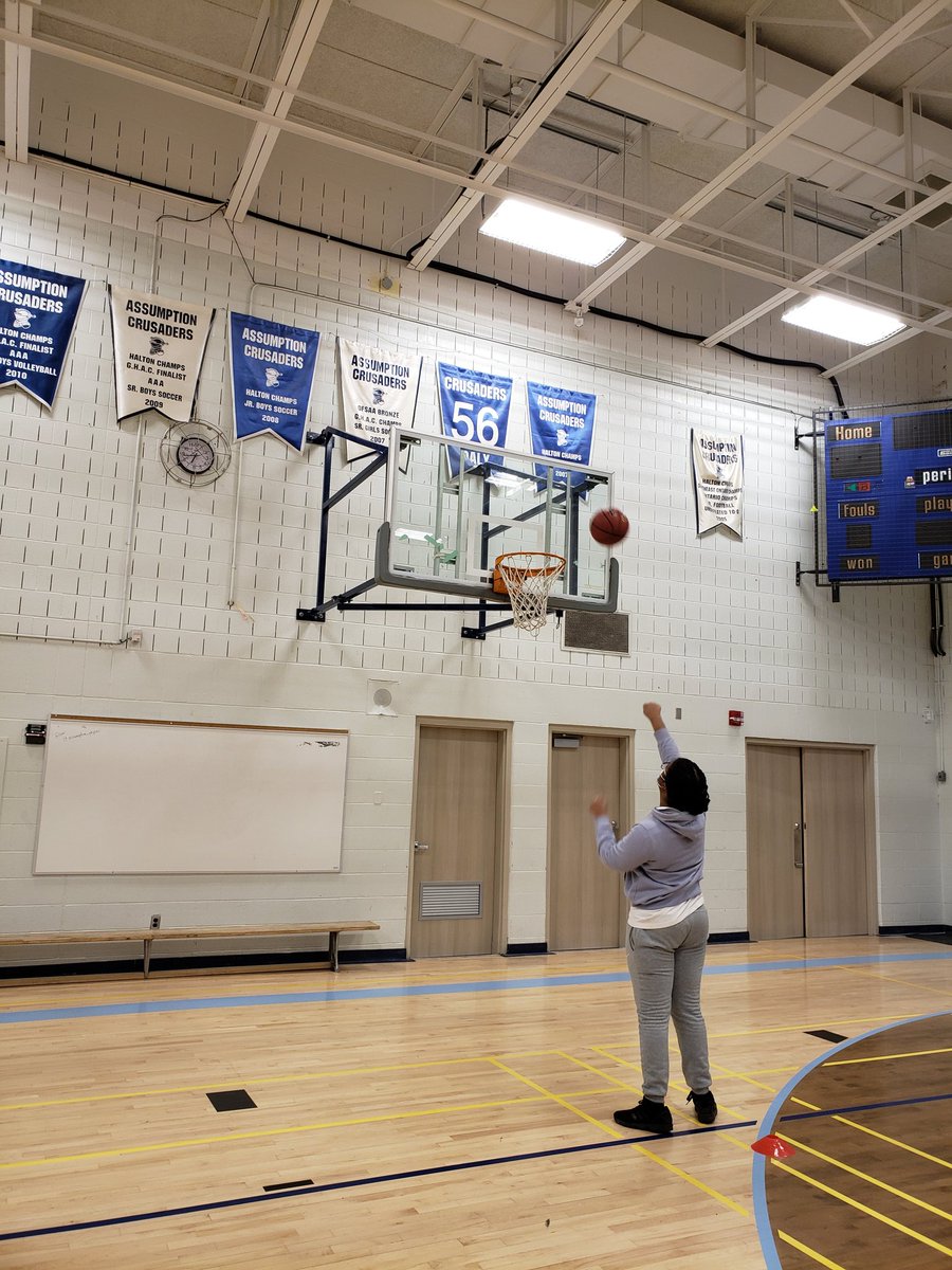 MsGreen321's tweet photo. We're participating in @SOOntario March Madness Virtual Basketball tournament this week! So great to see the kids enjoying their time on the court and join in such an inclusive event! 
Also a huge thank you to @APhysed for always accomodating us!! 👏🏀 #gobluego @cquinlan44 https://t.co/w3UqpcuzBV