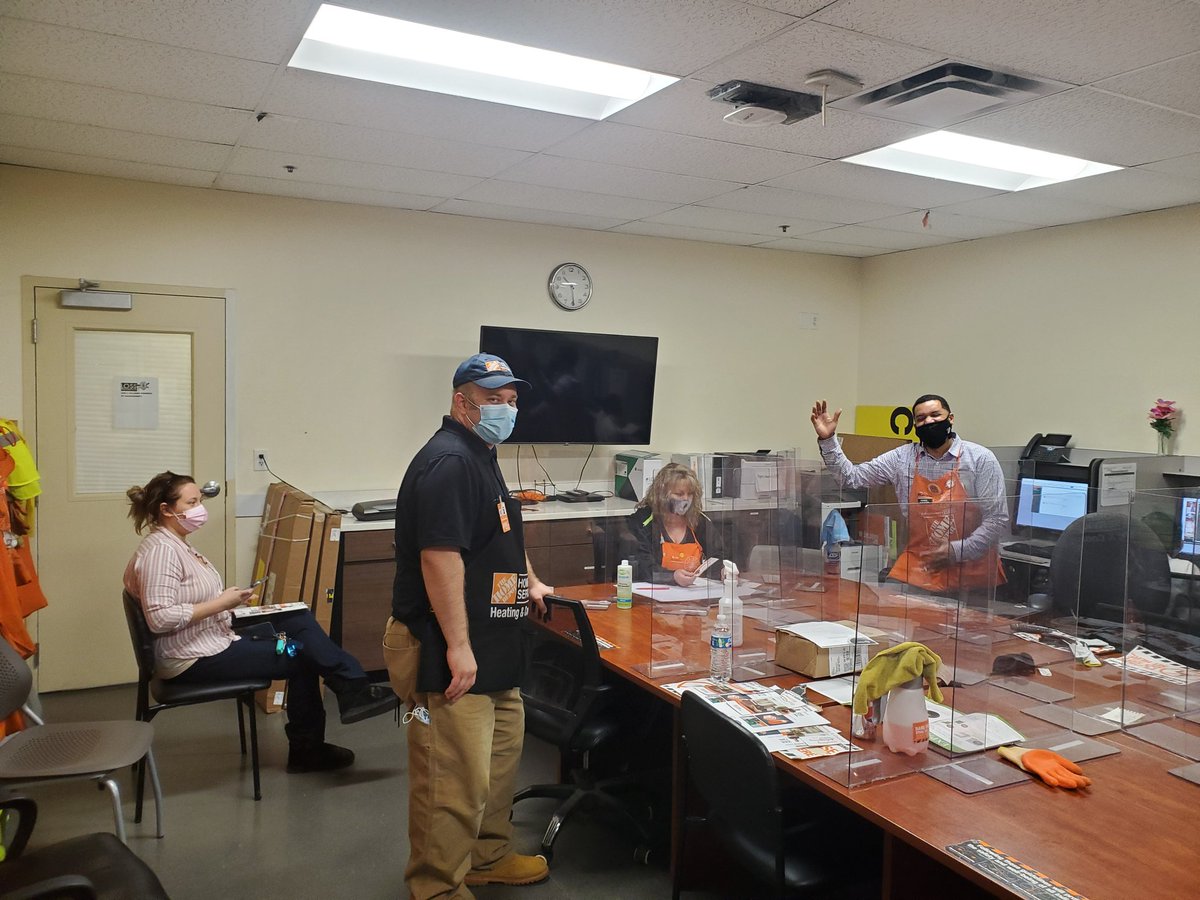 MatiasGaspar12's tweet photo. Training all day everyday is the 4013 way @Tommy_THD @MelisseNicole @KeyeMcginty HVAC and HDI. https://t.co/lQ095idJyl