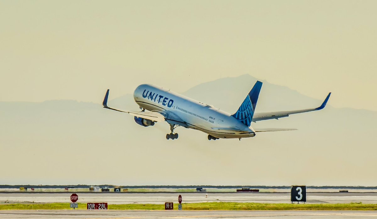 It’s official <a href="/united/">United Airlines</a> is back at JFK!! It’s been a long 5 years but we are ecstatic to be back 🎉🎊 Huge shout out to all involved in the successful launch 🚀                                 #beingunited <a href="/weareunited/">We Are United</a> <a href="/clarissamperez1/">Clarissa Perez</a> @nbyunriedel @StephanieSFOSIS @FlywithMarshal