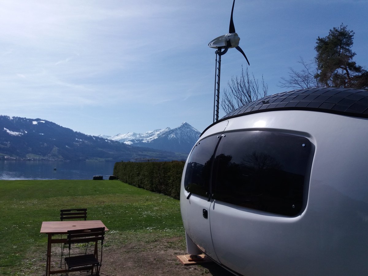 ISvizra's tweet photo. Ab sofort und noch bis am 12. Mai steht die erste Schweizer Ecocapsule an exklusiver Lage am Thunersee zur Vermietung bereit.
Jetzt buchen: https://t.co/jXEIbeEV0b https://t.co/m8KymrkQcH
