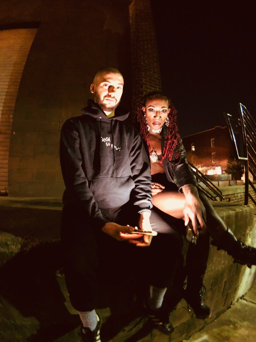 LEGENDOFKHX05's tweet photo. The real ones ft Shay Stifelman โ๐๐ ๐ค// ๐ธ: @monsieur___ // ๐: @VenusWraps & Earth Bound Charms//๐: Naomi Dix // #EdnaModeVideo #KHX05Szn #KHX05 #NeverNormalSoundSystem #NeverNormalRecords #BlxckKxtEP #SupportBlackTransArtists #TransModel #Trans #GullahGeechee #Tesla https://t.co/NehN4tnHie