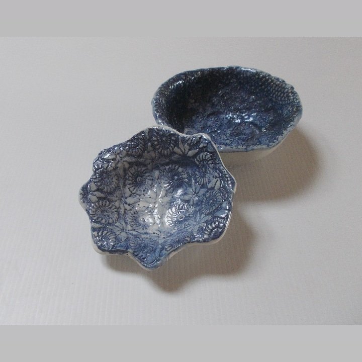 Pottery @ Home.
A kit to make 2 little bowls - clay, patterned material, rolling mat and spacers. Return the finished items to our pottery in Fangfoss in East Yorks to be glazed and fired.
£20 a kit to include all the above.
email - fangfosspottery@gmail.com