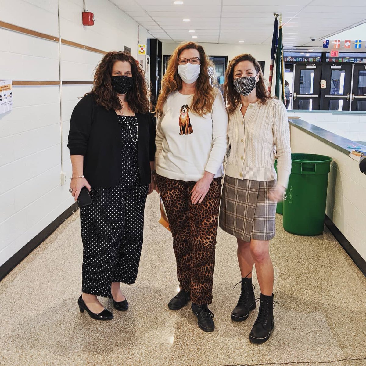 ruthcbyrne's tweet photo. You KNOW Mansfield staff is always game for some YAM spirit week fun. π They are such good sports, aren't they?
Tomorrow wear something that you made, or just give a friend a drawing.
#yamspiritweek #mansfieldartnj #dragonlearners#yam2021 #njyam #youthartmonth https://t.co/QmHKT0N0hv