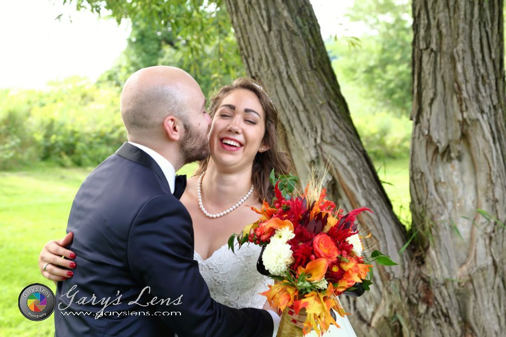 transitionsDM's tweet photo. Spring Bliss��� 
#weddingphotography #professionalphotography #bouquet #bride #groom #nature #kiss #photooftheday #kwphotographer #wedding #weddingphotos #garyslens @garyslens https://t.co/A6Ejwgese0