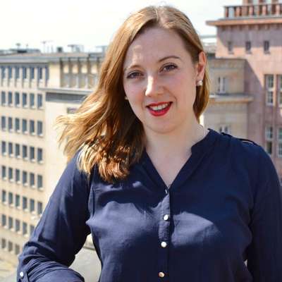“It’s the ability to not only understand your own emotions, but also the ability to understand other people’s emotions.” - <a href="/darjagutnick/">Darja Gutnick (she/her) 🕊🇺🇦 in Berlin</a>, Co-founder and CEO of <a href="/bunch_HQ/">BUNCH</a> on embracing your #EQ to make workplace interactions go more smoothly. m13.co/how-to-give-cl…
