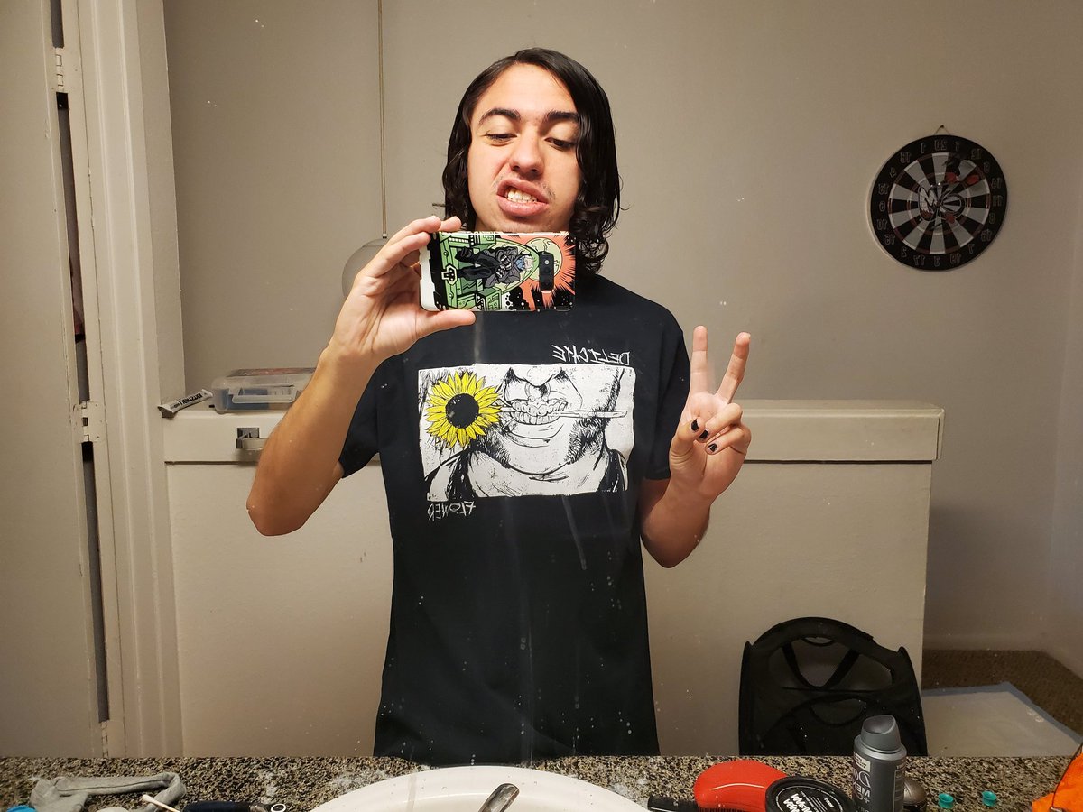 DeadPizza's tweet image. Sporting my new @Atticus_Cogar #delicateflower t-shirt!
#44oh #atticuscogar