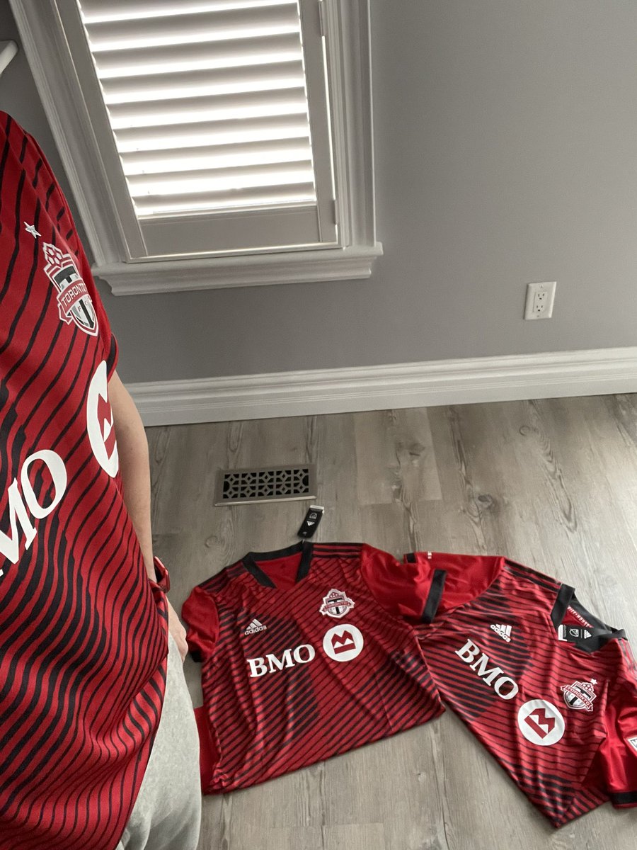 Santo4stars's tweet photo. Family shirts are in @torontofc !!!! Looking forward to wearing them to #BMOfield this summer 🤞🏼🤞🏼#szn15 #mls #family #tfclive @MLS #mlslive https://t.co/5A13opFOU4