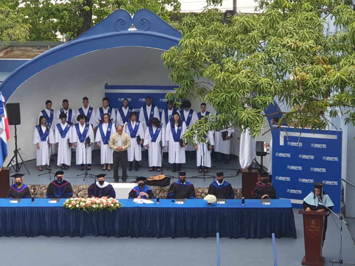 UNAPEC's tweet photo. Celebramos con júbilo el logro de nuestros estudiantes.

¡Felicidades! 👩🏻‍🎓🎓🎆🎊🎉💫 

#GraduandosUnapec #GraduacionExtraordinariaUnapec #LicenciadoUnapec 
#ProfesionalesdeUnapec #OrgulloUnapec https://t.co/yBVWUHwODK