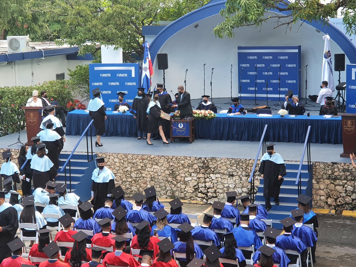 UNAPEC's tweet photo. Celebramos con júbilo el logro de nuestros estudiantes.

¡Felicidades! 👩🏻‍🎓🎓🎆🎊🎉💫 

#GraduandosUnapec #GraduacionExtraordinariaUnapec #LicenciadoUnapec 
#ProfesionalesdeUnapec #OrgulloUnapec https://t.co/yBVWUHwODK