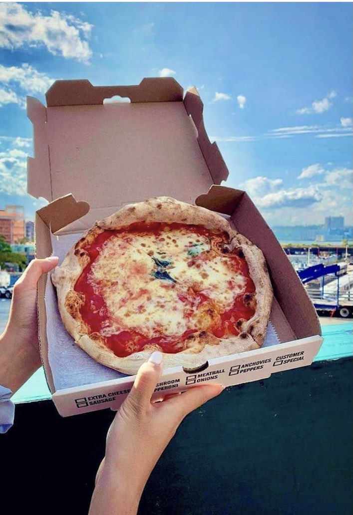 NeaExpress's tweet image. .@HudsonYardsNYC Parked every day 12pm-8pm 😍🍕**Vegan and Gluten free options available!!** #hudsonyards #nyceats #nyc #nycvegan
