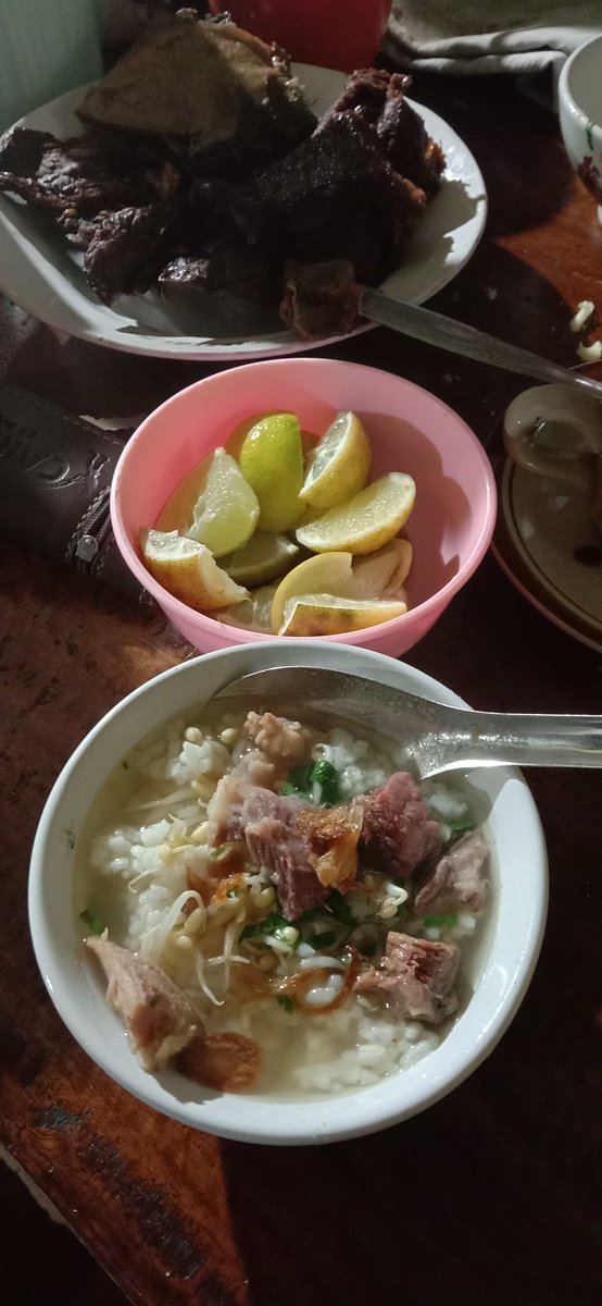 muhid81's tweet photo. Pagi ini Sarapan dengan Menu Soto Girin di Warung Depan Rumdin Bupati Sragen Jawa Tengah... Maknyusss. https://t.co/Eg0PED3Y4y