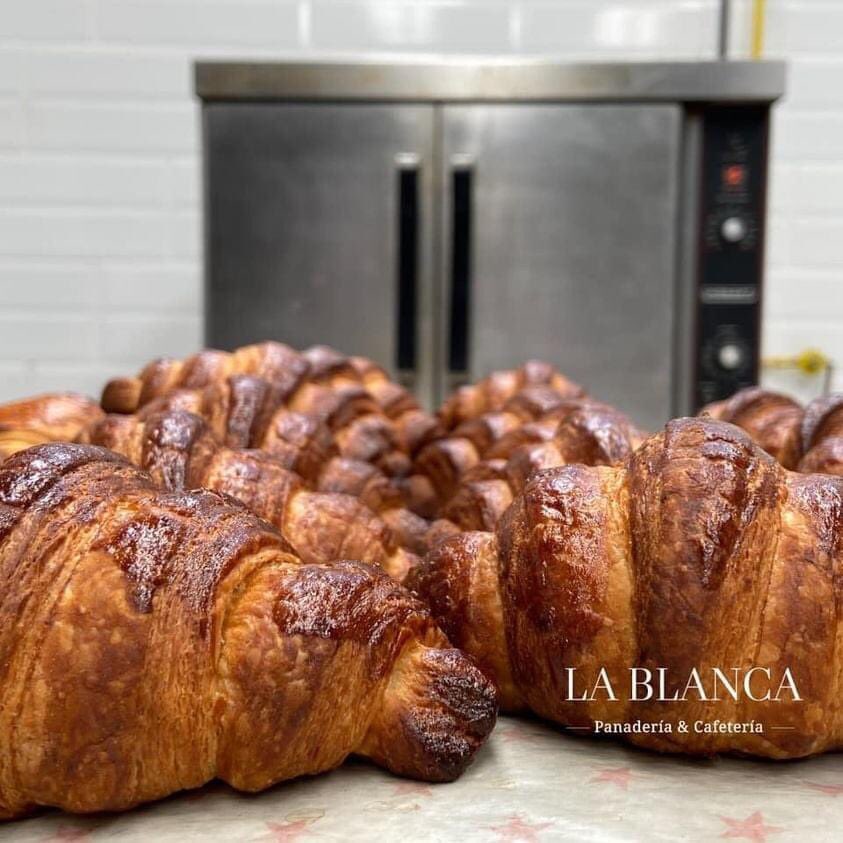 AdLHoldings's tweet photo. 2/3 El #ConsumoLocal mantiene a los negocios abiertos y operando!
* Panadería La Blanca https://t.co/eSUWufVuF5
https://t.co/dyq8bpUqDz
#AdLHoldings #GrowthCapital #ProjectInvestment #Investments #Business #SmallBusiness #CapitalDeCrecimiento #Inversion #CapitalPrivado https://t.co/WBS54DOBiN