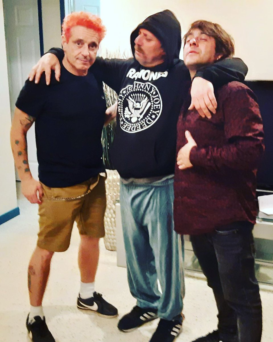 La concha  de su madre 🏴‍☠️🏴‍☠️🏴‍☠️🏴‍☠️🏴‍☠️🏴‍☠️ que ganas de escuchar el nuevo disco 💣💣💣💣💣💣💣 Xavi Cikuta Patxes Cikuta Jacc Llunatik Cikutron Cikuta #contraelcovid19cikuta #maleficapunk #doncikutacorre #punk #diosapunk #Malefica #punkrockmusic