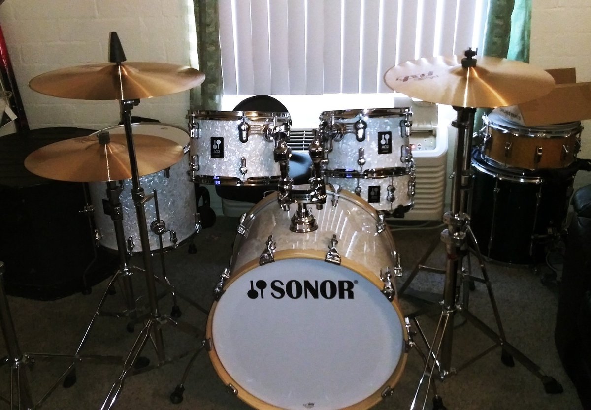 My new Sonor office🤙🥁🤙Thanks Sonor Drums and Paiste Cymbals and my Metal Friends in Twitter.🤙👏👍 @sonordrumco @sonor_drums @SonorDrumShop  #Sonordrums @PaisteNation @PaisteJ #paiste @themetalvoice @granny_dj @SacredSerenity_ @TheHookRocks @walpurgisnach11