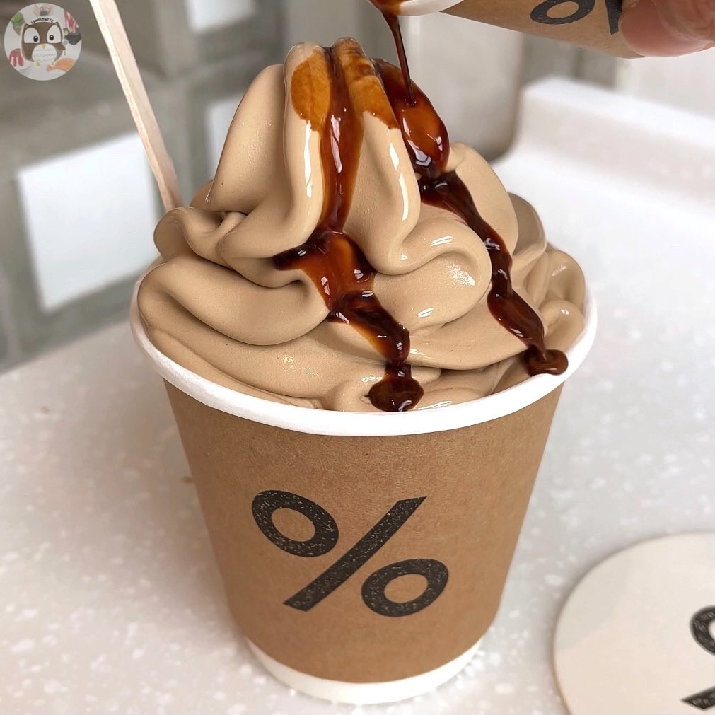 foodblogbkk's tweet photo. อัฟโฟกาโตจากร้าน % ARABICA คือดีมาก กรี๊ดด😍 อร่อยมากแบบมากๆ ใครเคยกินกาแฟเจ้านี้จะรู้ดีทำไมคนถึงยอมต่อคิวกัน ตัวไอติมใช้กาแฟซิกเนเจอร์ของร้านทำเลย เนื้อเนียนๆนุ่มๆแต่ไม่ขมนะ ราดซ็อตกาแฟคือเข้ากัน! @aroii https://t.co/DnCsUAglqD