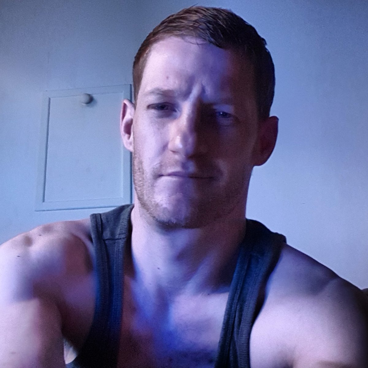 FetishAddictBen's tweet photo. J'ai beau être passif soumis, j'en ai pas l'apparence.
Plutôt viril, avec pas mal de force si on me test. https://t.co/pfrJ0ShyLn
