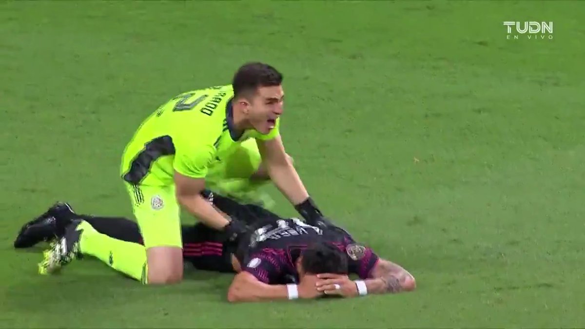 MartinoliCuri's tweet photo. La emoción de Jurado, ya necesitaba una alegría así en su carrera: 👏🏆 https://t.co/lyr3ZBMeu9