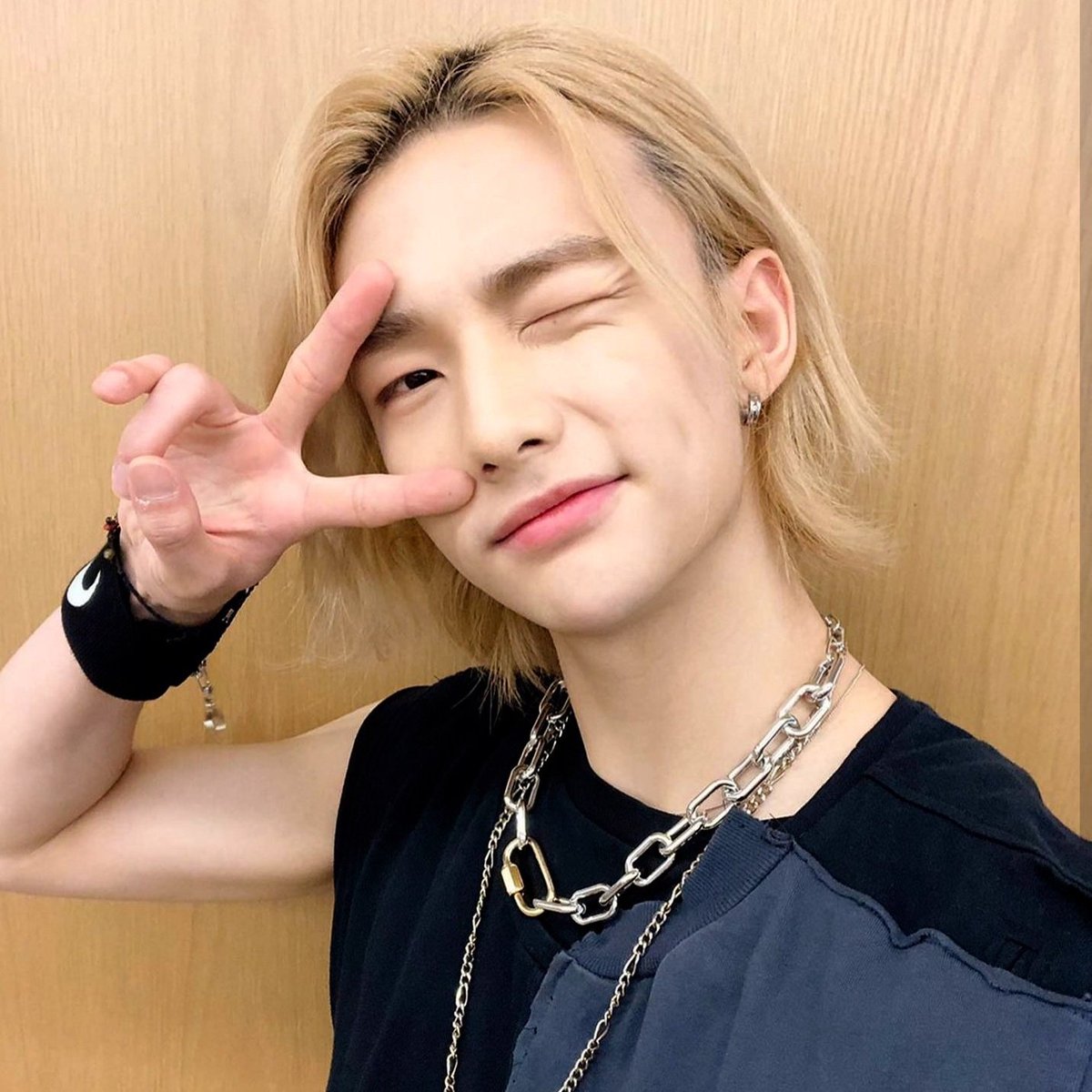 hwangkooki's tweet photo. -Eu te amo Hwang Hyunjin. https://t.co/k5nyjqOM27